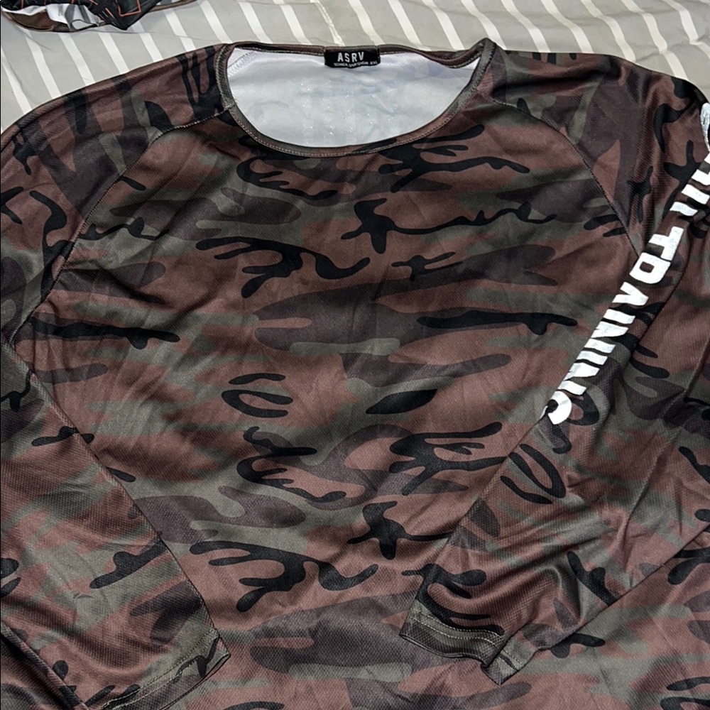 ASRV Men's Long Sleeve Camo Tee - Black and Brown